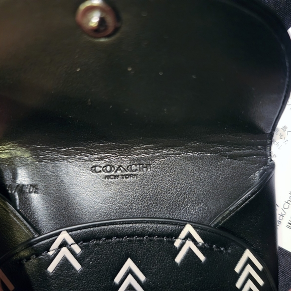 COACH LEATHER CARDHOLDER wallet NWT - Picture 2 of 2